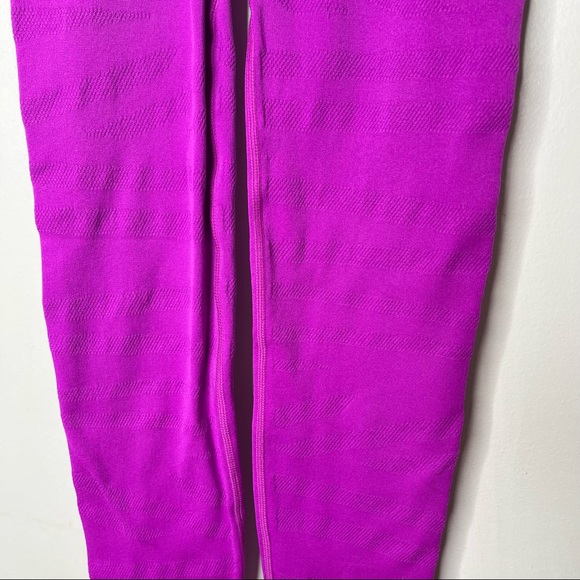 FABLETICS Sculptknot High Rise Barbiecore Leggings - Picture 8 of 14